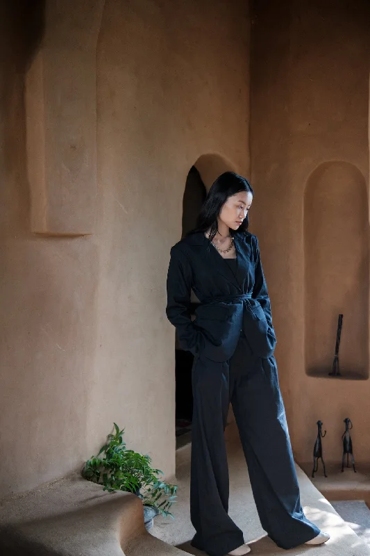 The Terra Tribe Black Cambridge Blazer Slimming Women's Blazer