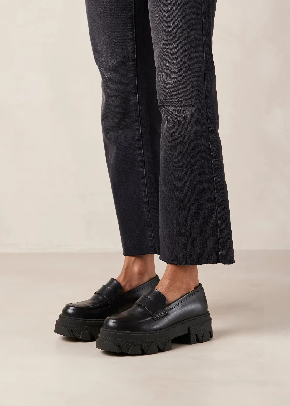 Trailblazer Chunky Loafers Black Women's Casual Suit