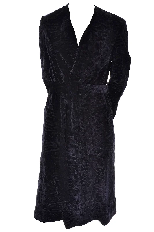 1970s Bill Blass Wrap Coat in Black Flocked Velvet w/ Pockets & Belt Striped Polka Dot Solid 1970s Bill Blass Wrap Coat in Black Flocked Velvet w/ Pockets & Belt Striped Polka Dot Solid
