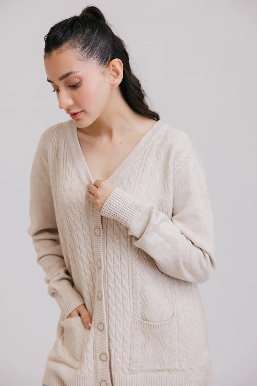 Full Sleeves V-Neck Cardigan Sweater Chenille Fabric Brocade Fabric Lace Fabric