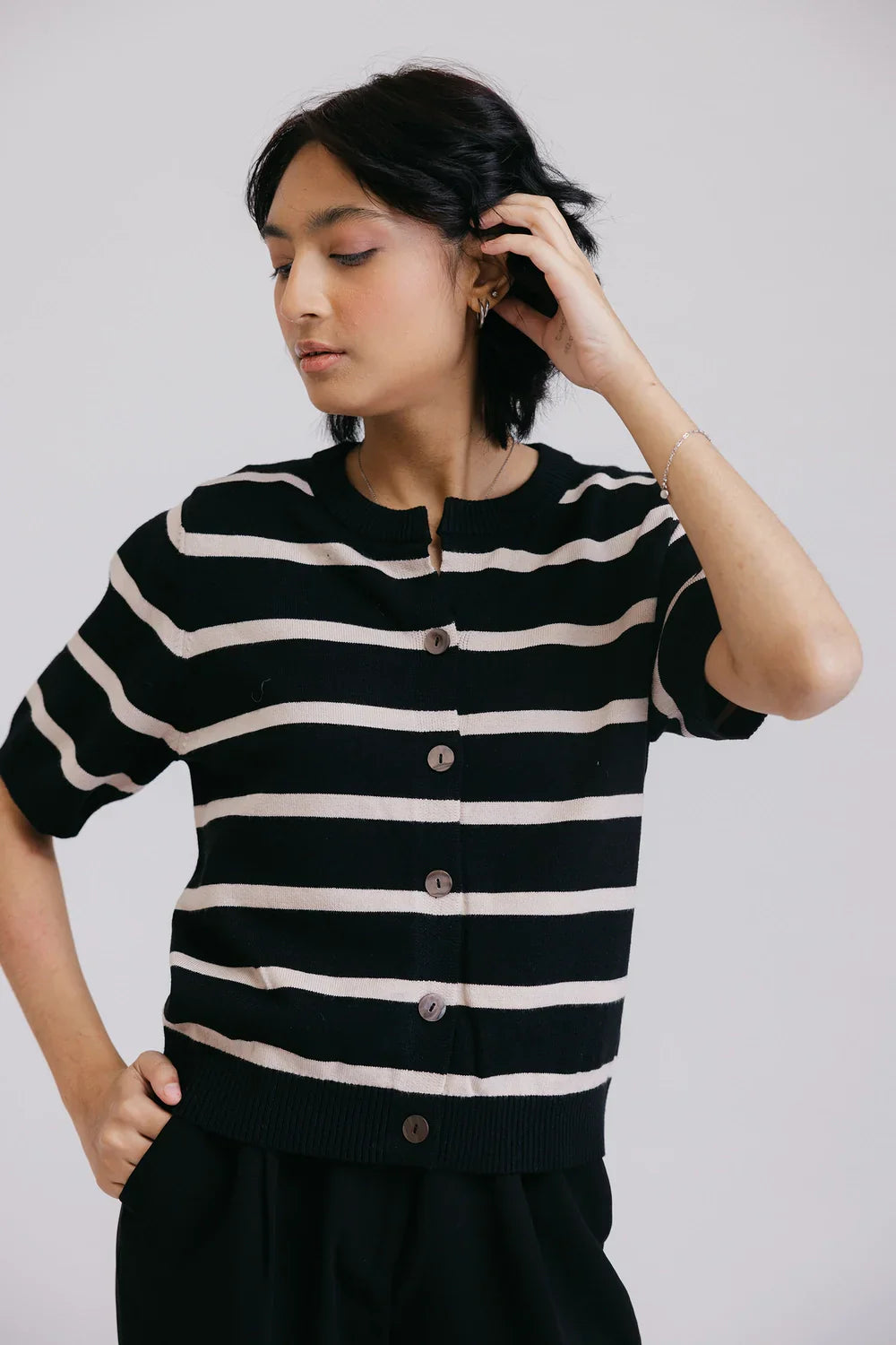 Half Sleeves Round Neck Cardigan Sweater Elegant Classic Vintage